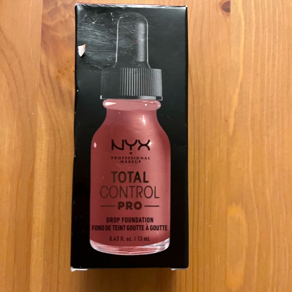 NIB NYX Total Control Pro Drop Foundation Sienna